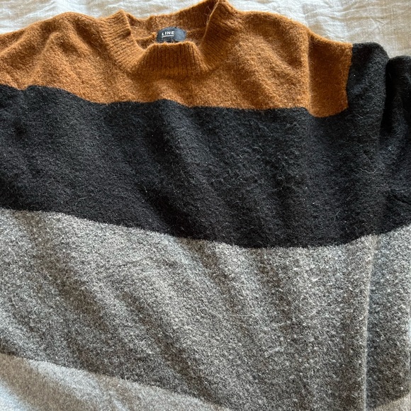 Cool/cozy sweater - Picture 3 of 4